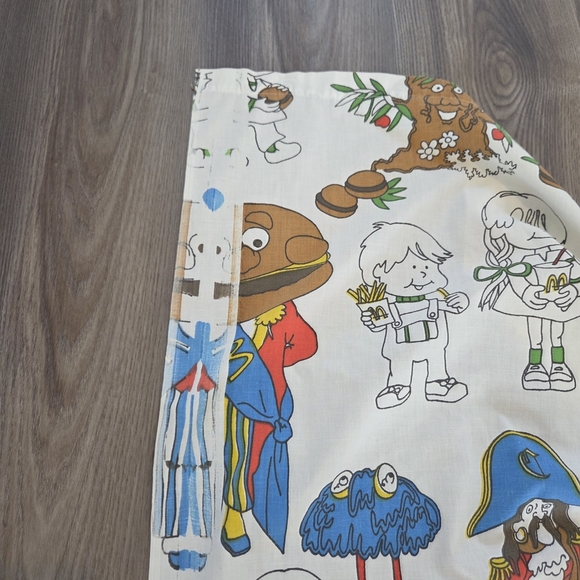 Vintage 1976 McDonald's Twin Size Fitted Sheets And Flat Sheet. - Picture 4 of 6